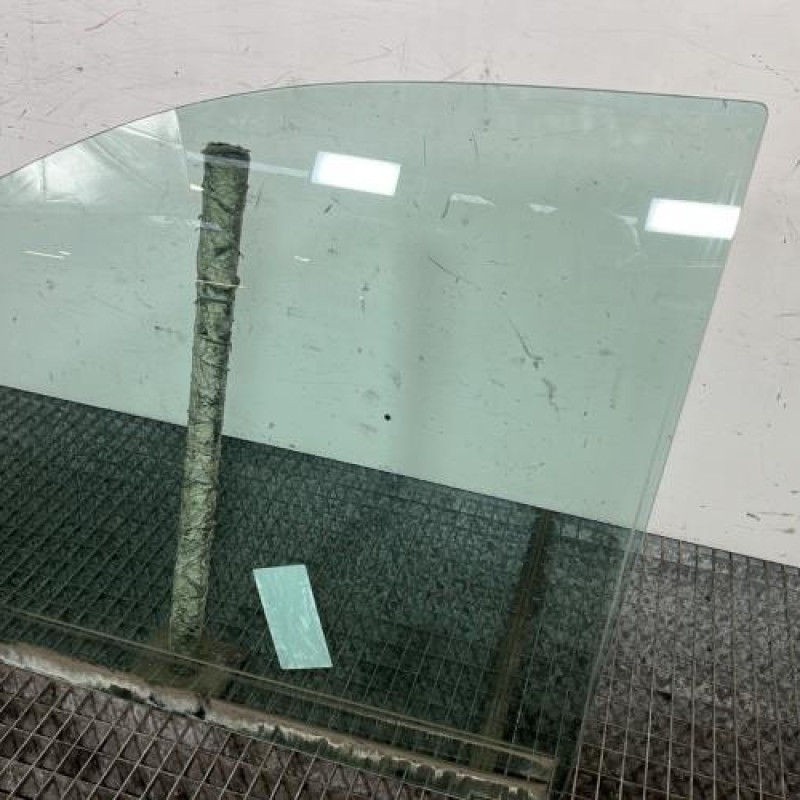 Vitre avant gauche CHRYSLER VOYAGER 4 Photo n°3