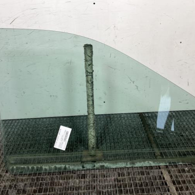 Vitre avant gauche CHRYSLER VOYAGER 4 Photo n°4