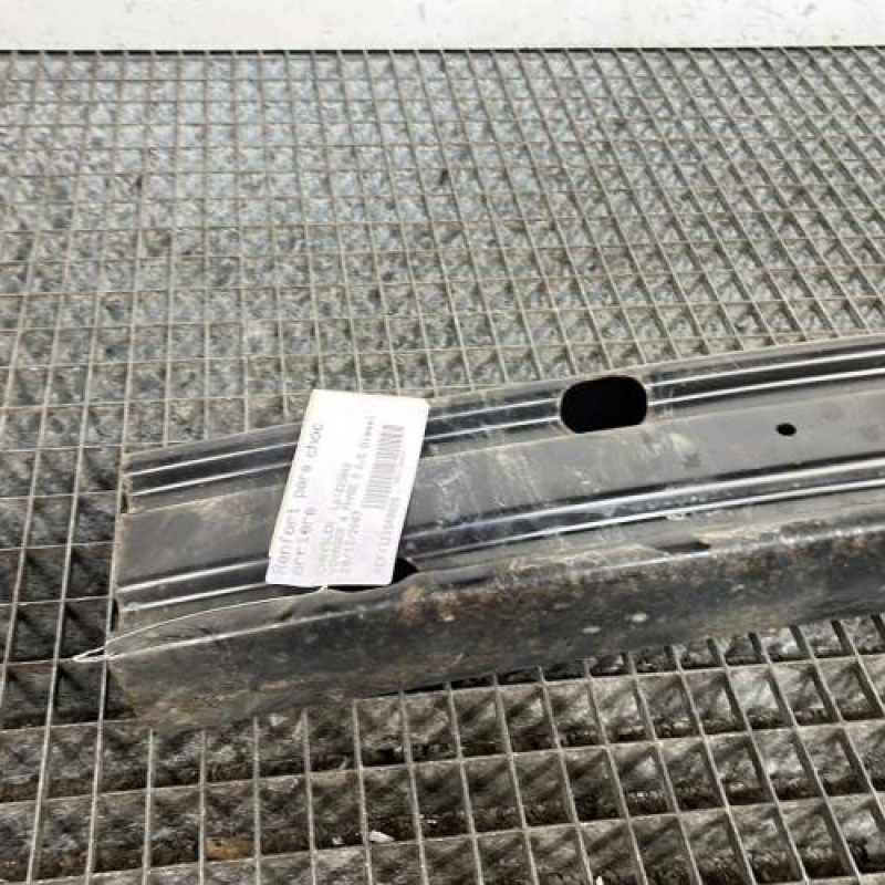 Renfort pare choc arriere (traverse) CHRYSLER VOYAGER 4 Photo n°2