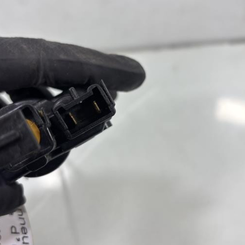 Actionneur verrou trappe d'essence RENAULT CLIO 4 Photo n°3