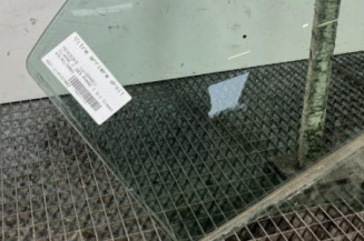 Vitre arriere droit MERCEDES CLASSE C 203 Photo n°1