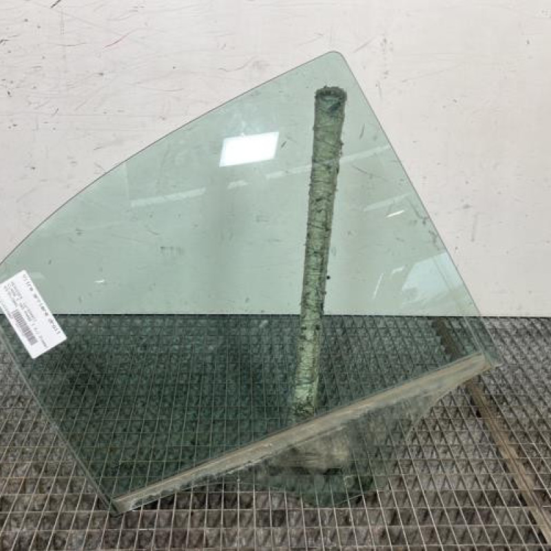 Vitre arriere droit MERCEDES CLASSE C 203 Photo n°2