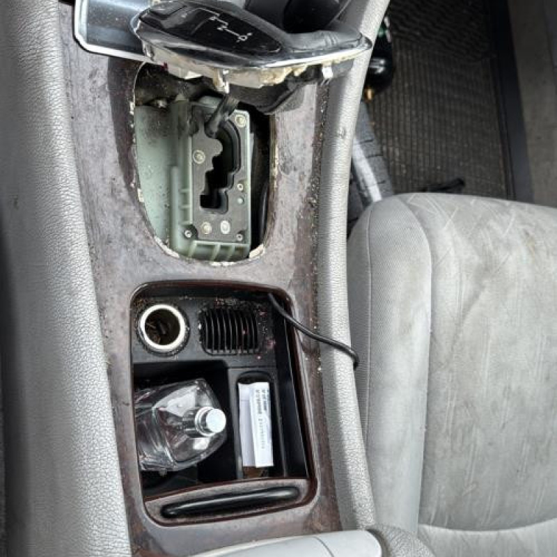 Vitre arriere droit MERCEDES CLASSE C 203 Photo n°17