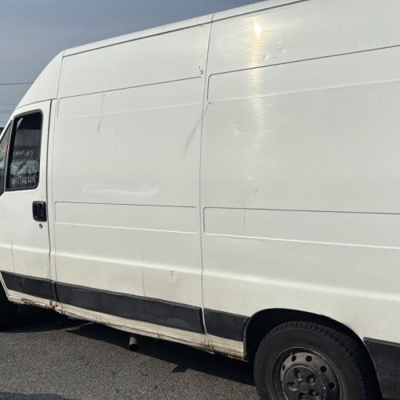 Vitre avant gauche PEUGEOT BOXER 2 Photo n°8
