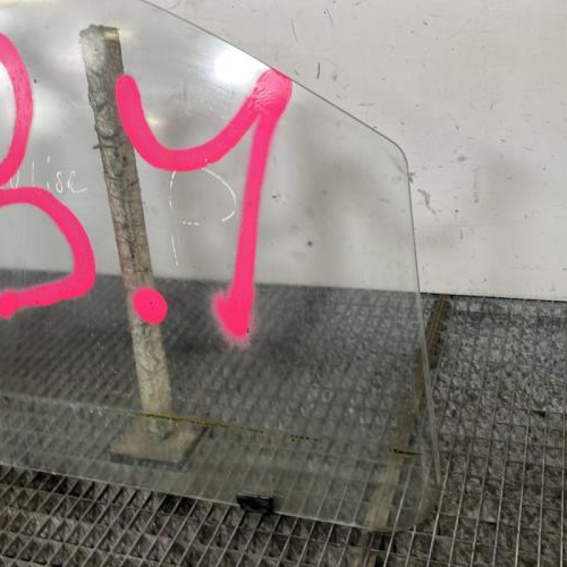 Vitre avant droit MERCEDES VITO 639 Photo n°2