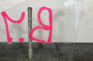 Vitre avant droit MERCEDES VITO 639