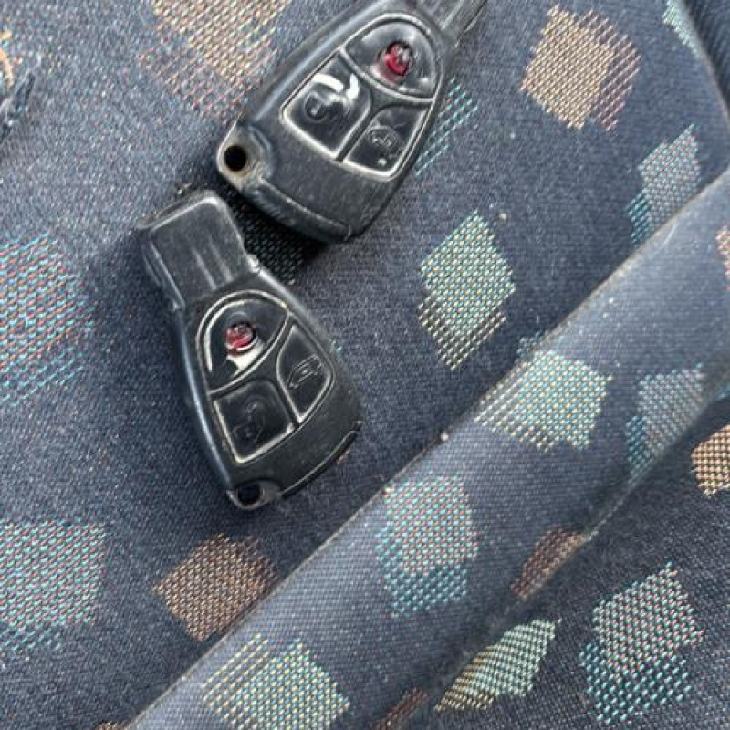 Vitre avant droit MERCEDES VITO 639 Photo n°16