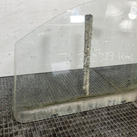 Vitre avant gauche MERCEDES VITO 639