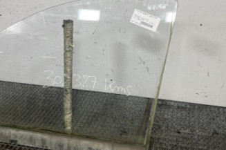 Vitre avant gauche MERCEDES VITO 639