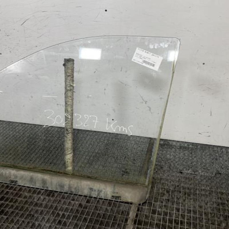 Vitre avant gauche MERCEDES VITO 639 Photo n°3