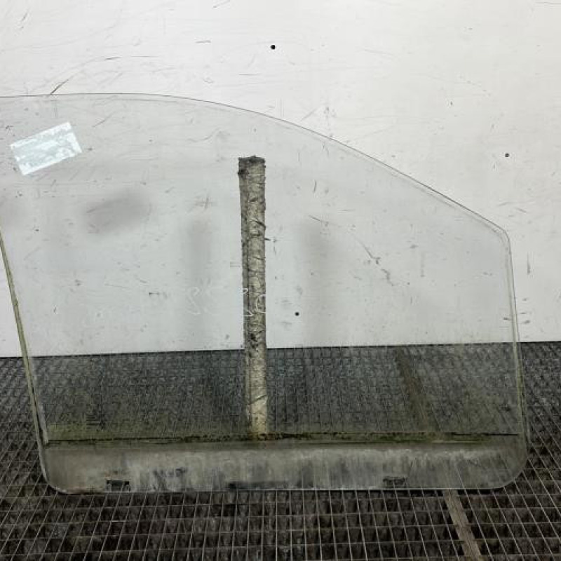 Vitre avant gauche MERCEDES VITO 639 Photo n°4