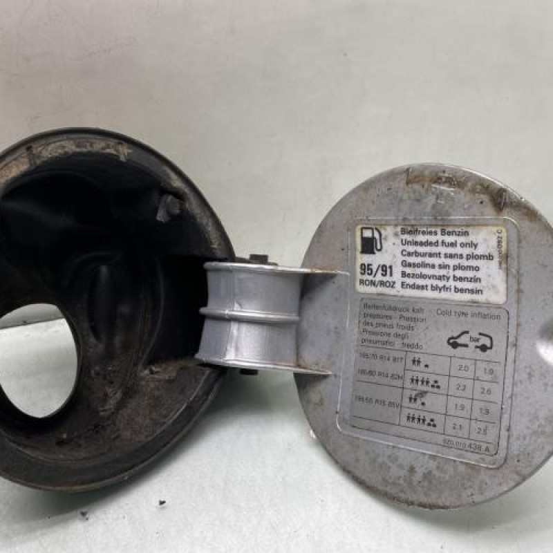 Trappe d'essence VOLKSWAGEN FOX Photo n°2