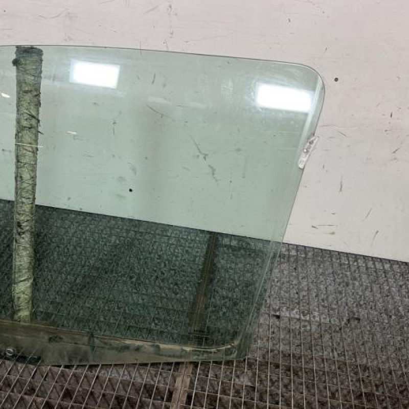 Vitre avant gauche RENAULT CLIO 2 CAMPUS Photo n°3