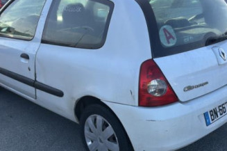 Vitre avant gauche RENAULT CLIO 2 CAMPUS