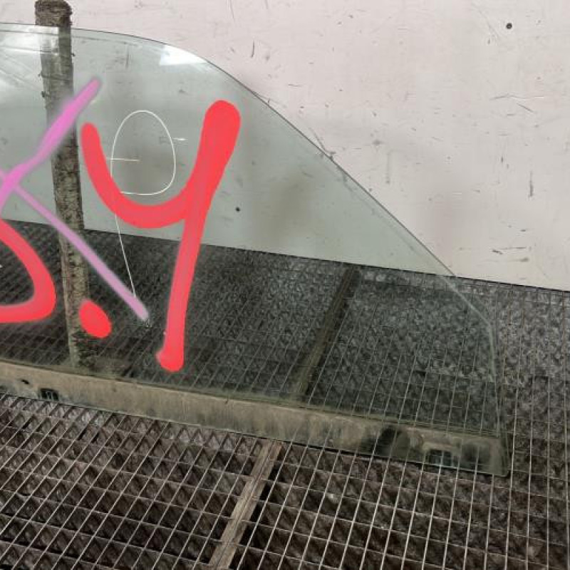 Vitre avant droit VOLKSWAGEN GOLF 3 Photo n°3