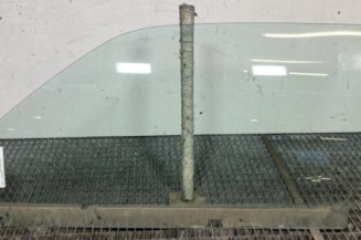 Vitre avant gauche VOLKSWAGEN GOLF 3 Photo n°1