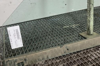 Vitre avant gauche VOLKSWAGEN GOLF 3