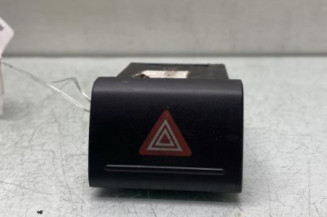 Bouton de warning VOLKSWAGEN FOX Photo n°1