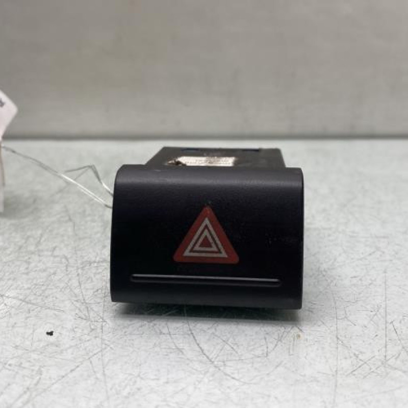Bouton de warning VOLKSWAGEN FOX Photo n°1