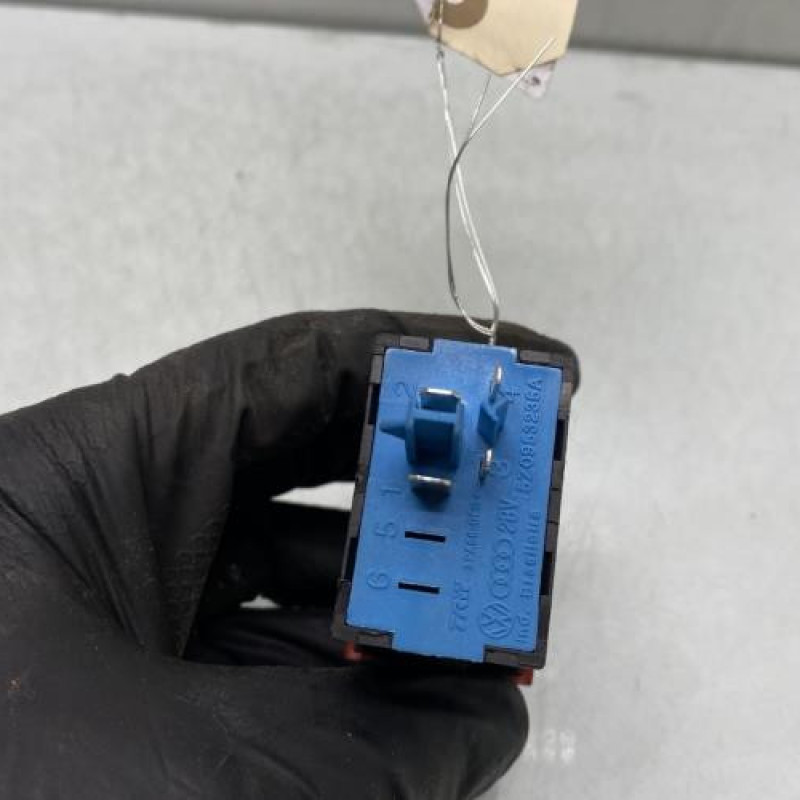 Bouton de warning VOLKSWAGEN FOX Photo n°3