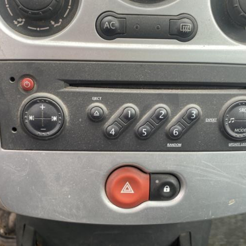 Baie de pare brise RENAULT CLIO 3 Photo n°13