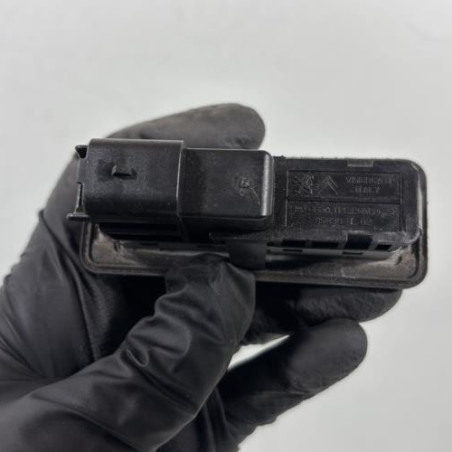 Bouton de coffre PEUGEOT 2008 1