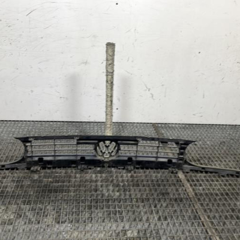 Calandre VOLKSWAGEN GOLF 3 Photo n°5