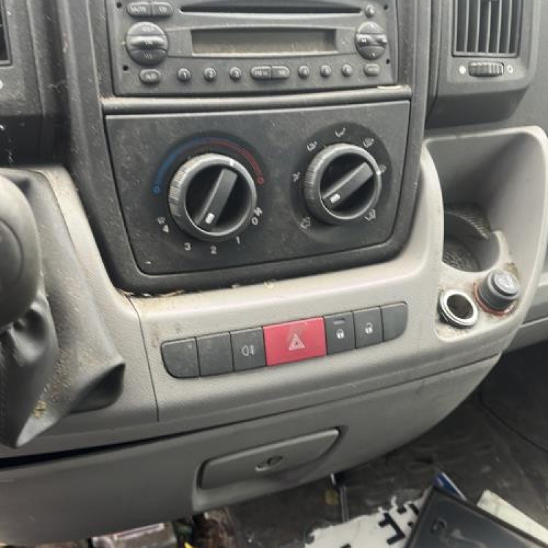 Interrupteur de leve vitre avant droit CITROEN JUMPER 3 Photo n°13