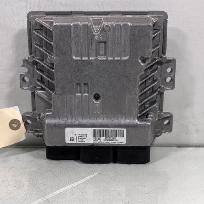 Calculateur moteur PEUGEOT 3008 1 Photo n°1