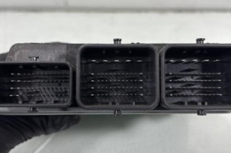 Calculateur moteur PEUGEOT 3008 1