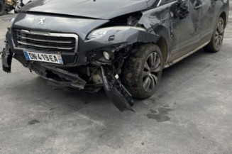 Calculateur moteur PEUGEOT 3008 1