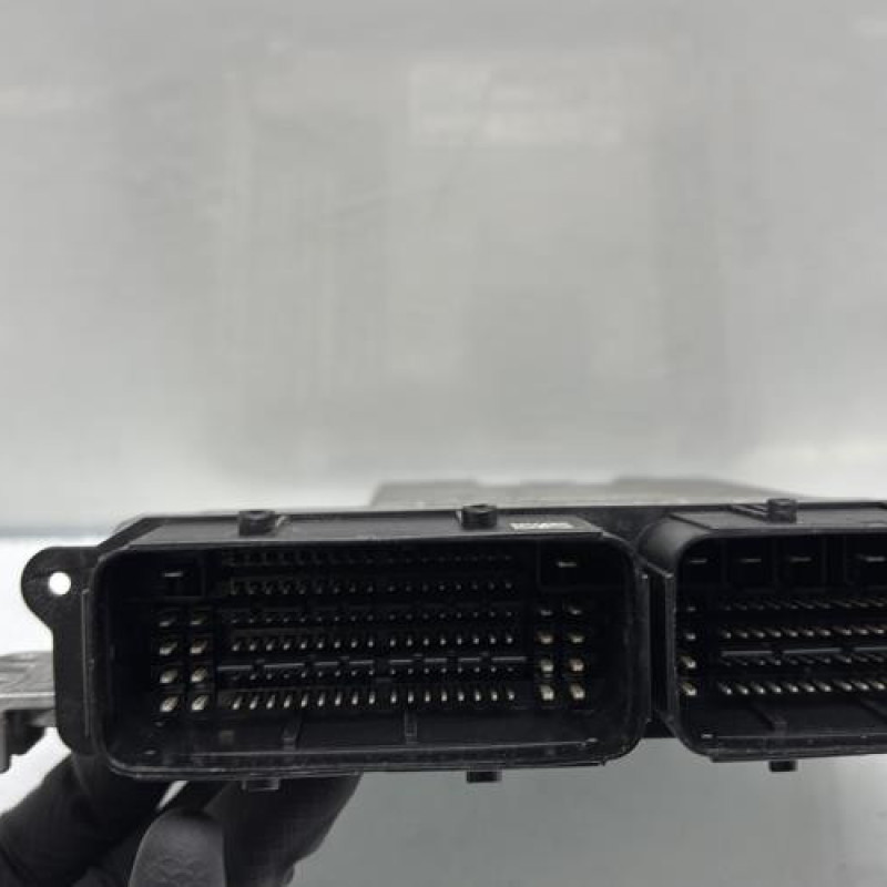 Calculateur moteur PEUGEOT 308 2 Photo n°3