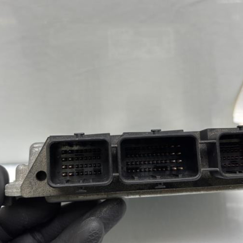 Calculateur moteur PEUGEOT 207 Photo n°3