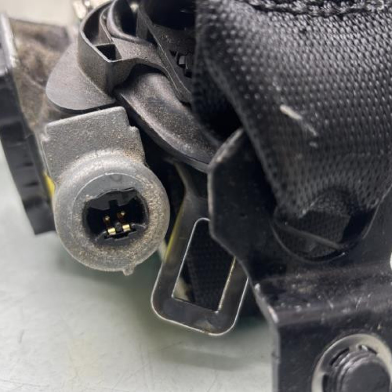 Pretensionneur de ceinture avant gauche MERCEDES CLASSE C 204 Photo n°3