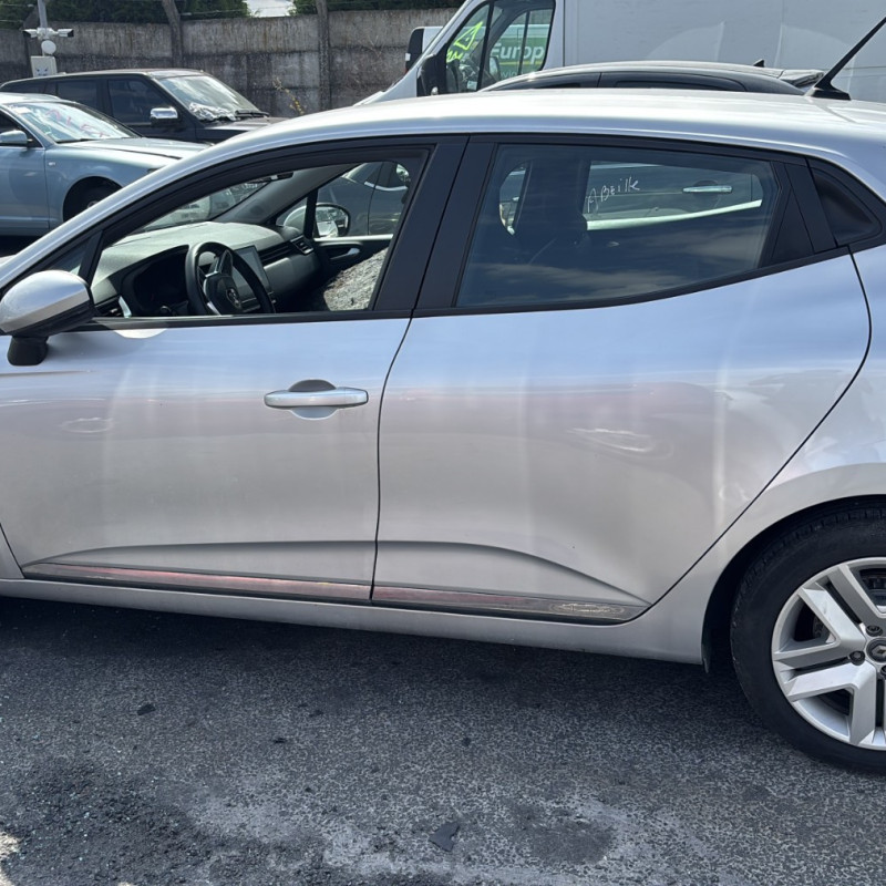 RENAULT CLIO 5 PHASE 1 1.5 BLUE DCI - 8V TURBO Photo n°18