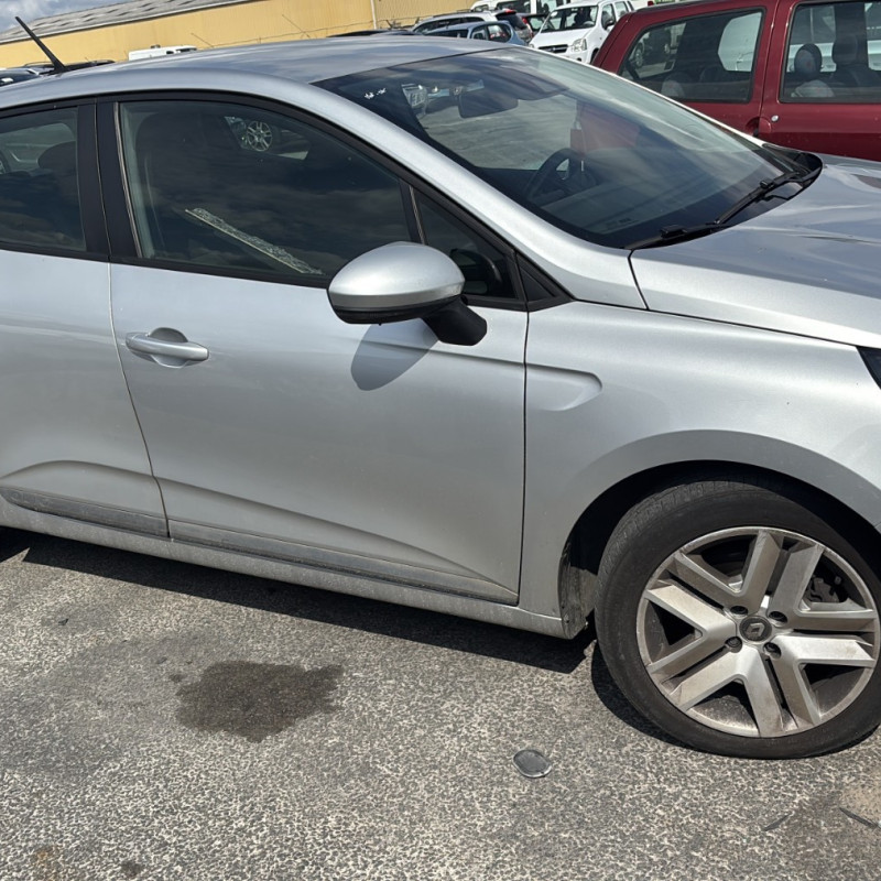 RENAULT CLIO 5 PHASE 1 1.5 BLUE DCI - 8V TURBO Photo n°19