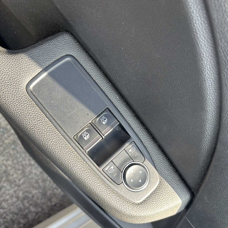 RENAULT CLIO 5 PHASE 1 1.5 BLUE DCI - 8V TURBO Photo n°22