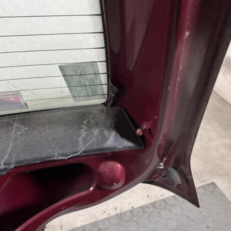 Malle/Hayon arriere CITROEN SAXO Photo n°8