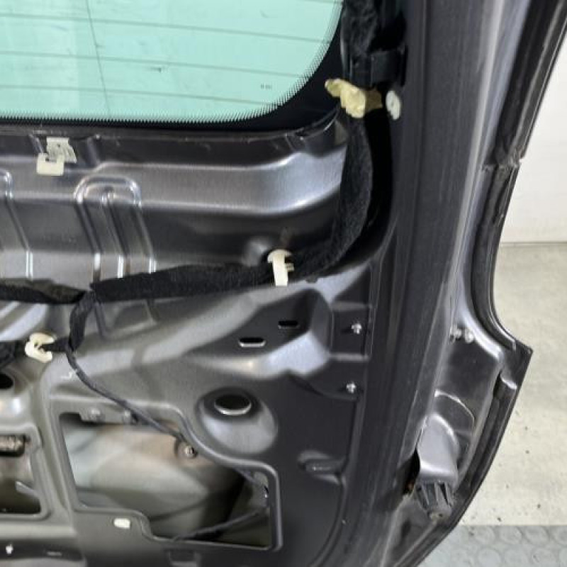 Malle/Hayon arriere RENAULT SCENIC 3 Photo n°8