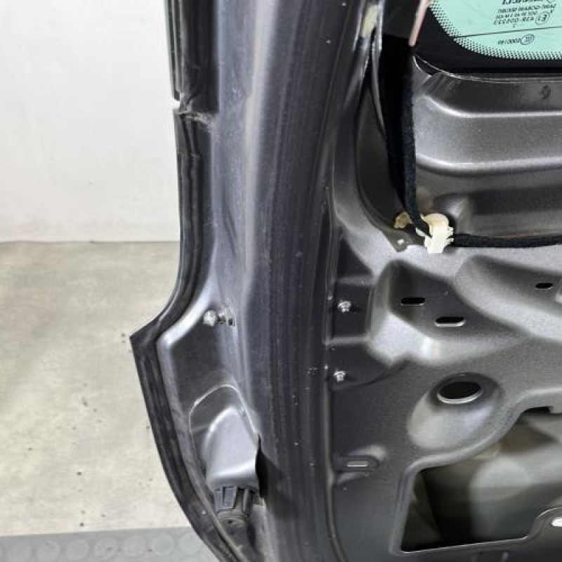 Malle/Hayon arriere RENAULT SCENIC 3 Photo n°9