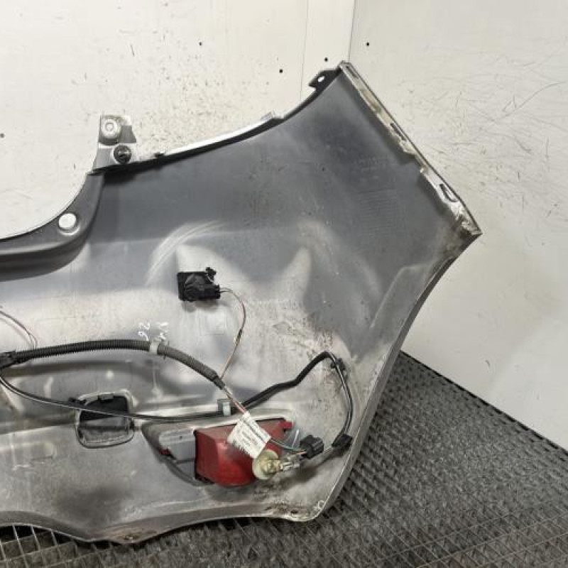 Pare choc arriere RENAULT CLIO 3 Photo n°6