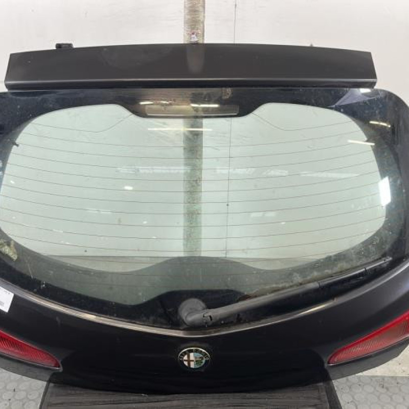 Malle/Hayon arriere ALFA ROMEO 147 Photo n°1