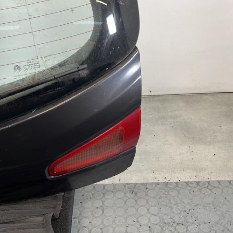 Malle/Hayon arriere ALFA ROMEO 147 Photo n°4