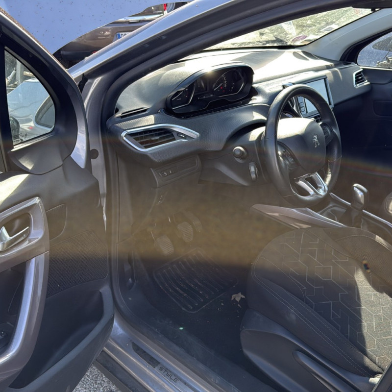 PEUGEOT 2008 1 PHASE 1 1.2 VTI - 12V Photo n°10