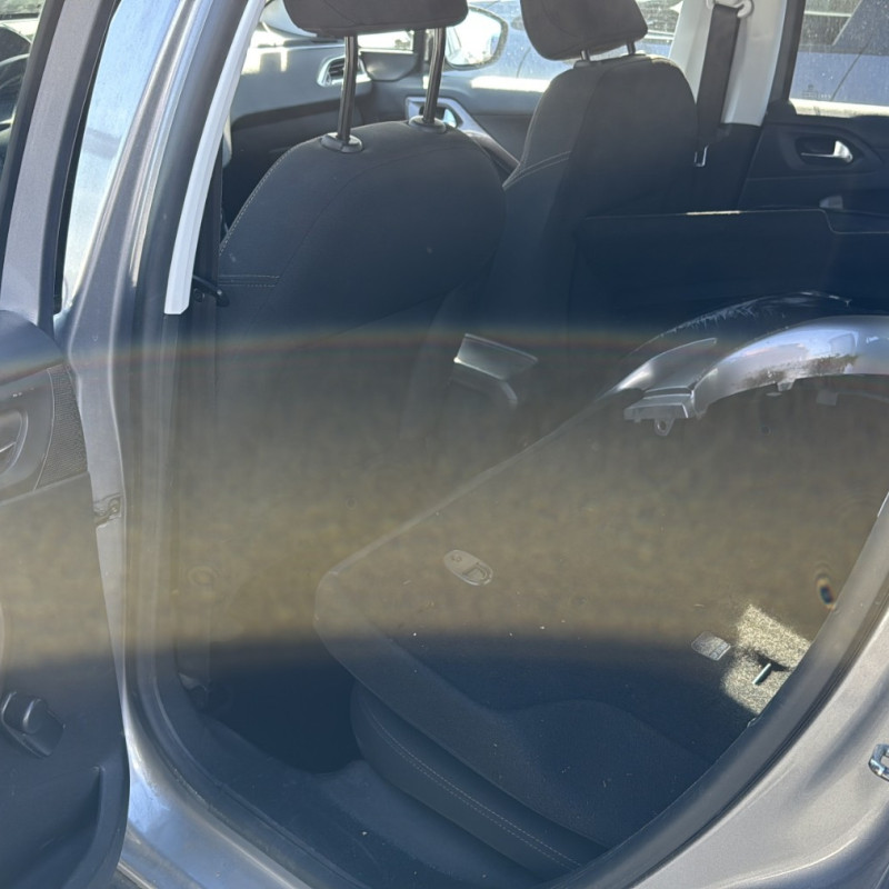 PEUGEOT 2008 1 PHASE 1 1.2 VTI - 12V Photo n°11