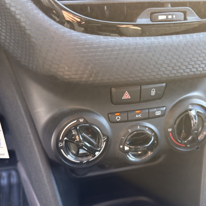 PEUGEOT 2008 1 PHASE 1 1.2 VTI - 12V Photo n°18