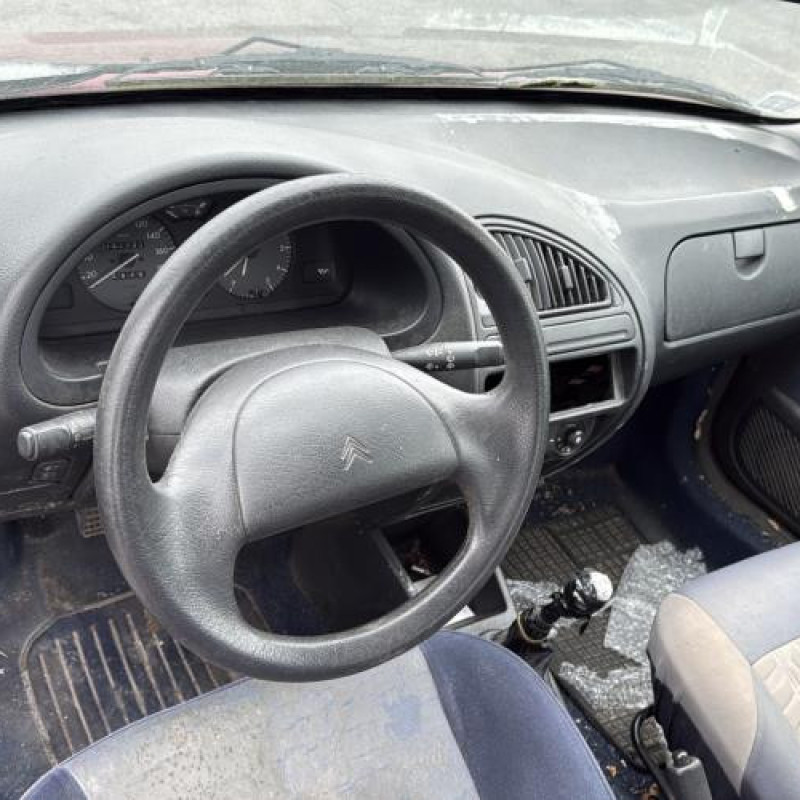 Porte avant droit CITROEN SAXO Photo n°17