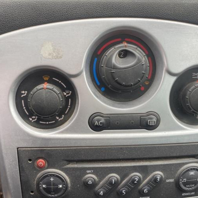 Boitier UCH RENAULT CLIO 3 Photo n°12