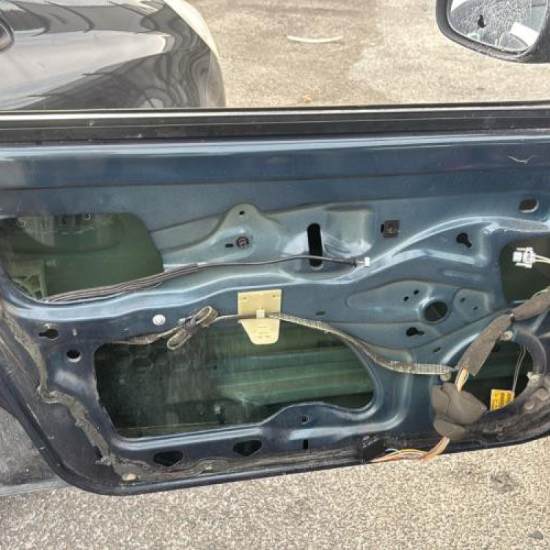 Porte avant droit RENAULT CLIO 2 Photo n°19