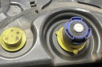 Reservoir AdBlue PEUGEOT 2008 1